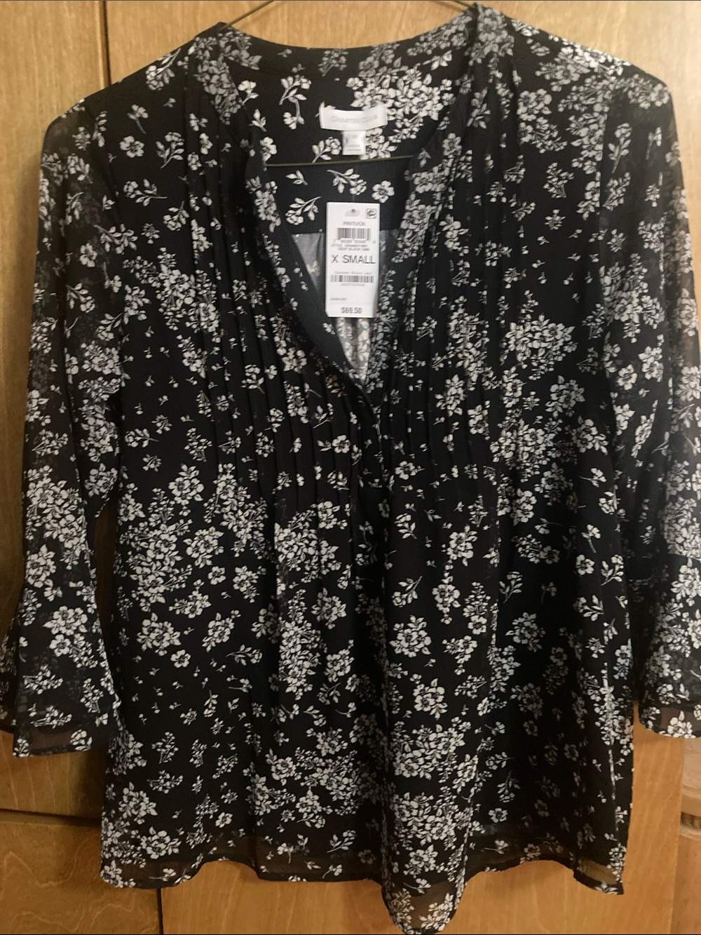 Charter Club Black & White Floral Pintuck Sheer Flutter Sleeve - X-Small